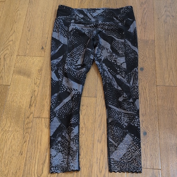 lululemon athletica Pants - Lululemon Athletica tight stuff tight leggings Reflective Scalloped Edge 10